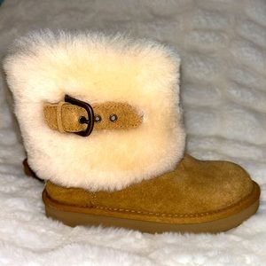 Little Girls size 13 UGG Booties with buckle